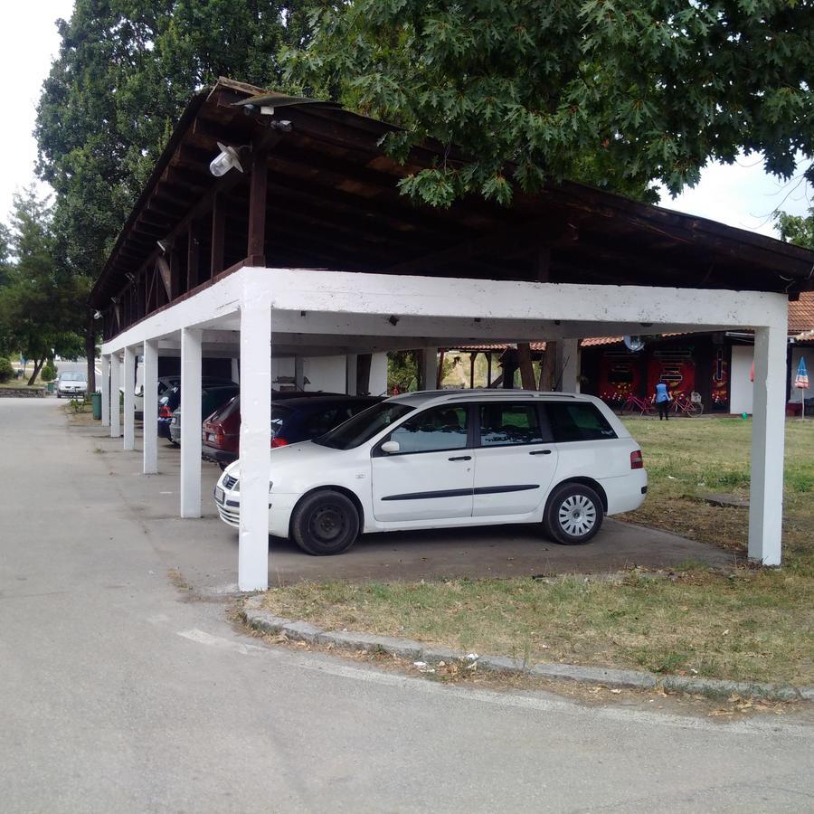 Motel Stari Hrast Markovac 外观 照片